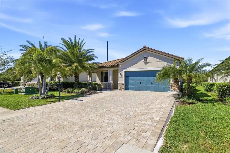 17234 Blue Ridge Pl, FL