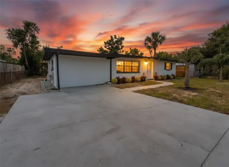 4112 W Fairview Hts, FL