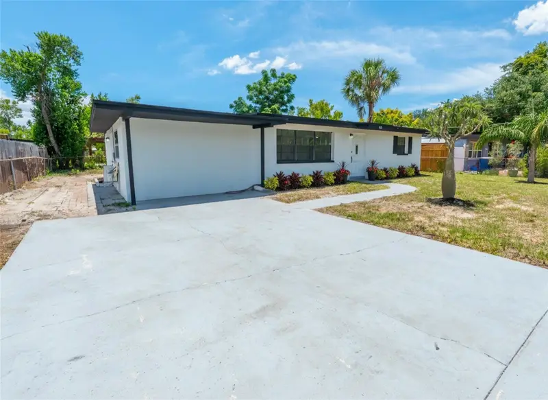 4112 W Fairview Hts, FL
