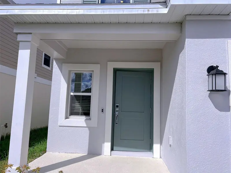 352 Loch Ct, FL