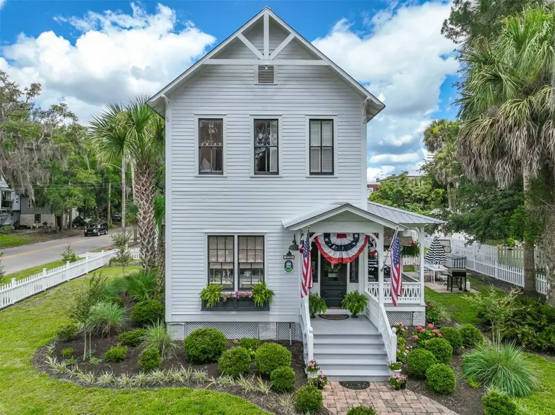 220 S 4th St, FL