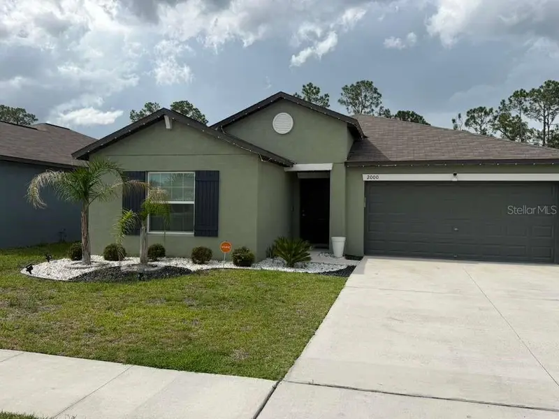 2000 Red Loop, FL