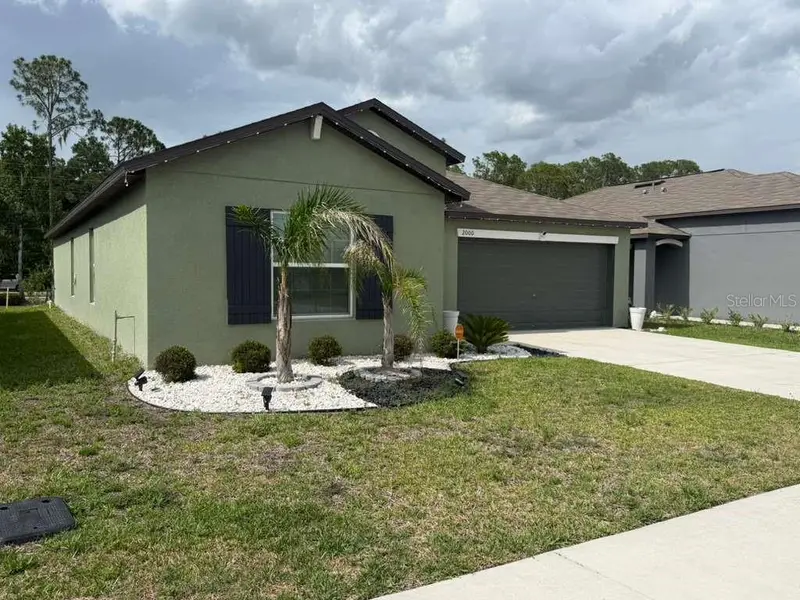 2000 Red Loop, FL