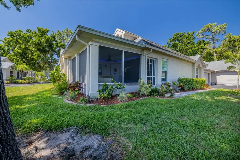 911 Golfview Woods Dr, FL