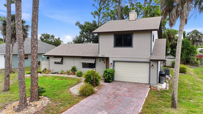 2631 Fiesta Dr, FL