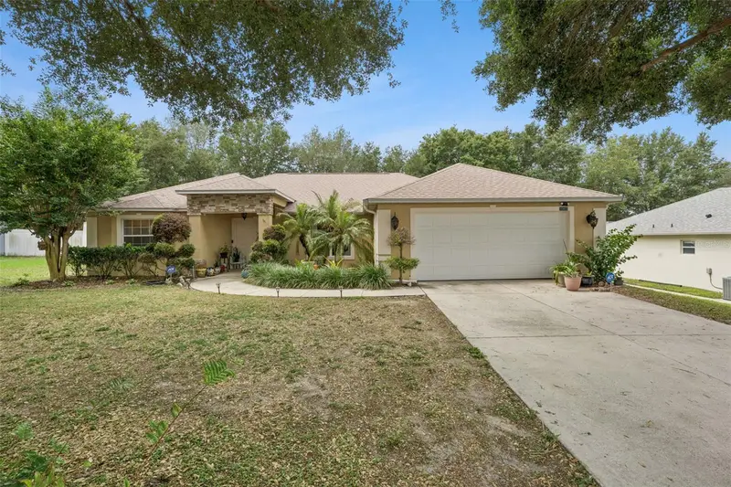 10418 Vista Pines Loop, FL