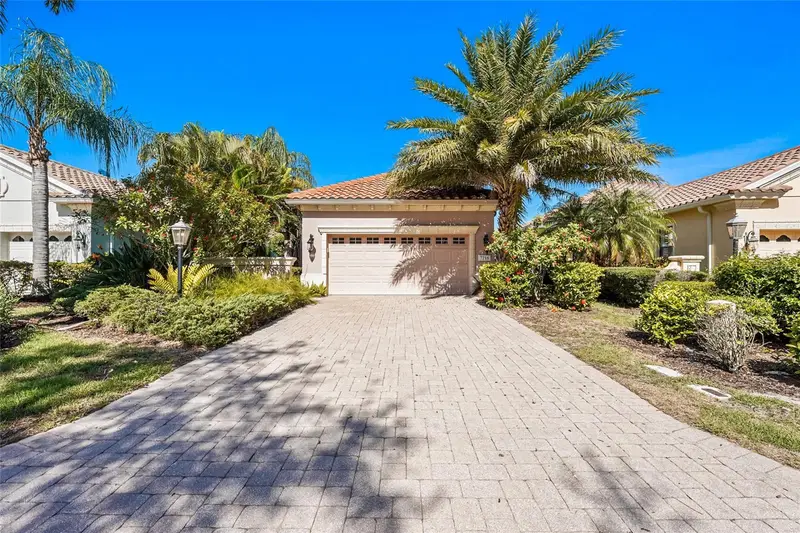 7216 Presidio Gln, FL