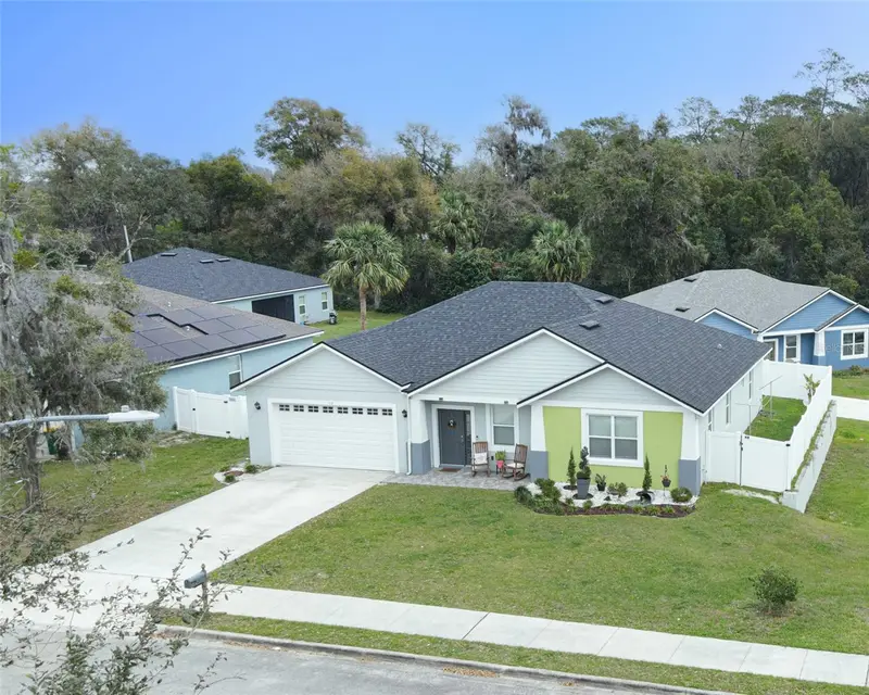 113 Plumosus Park Dr, FL