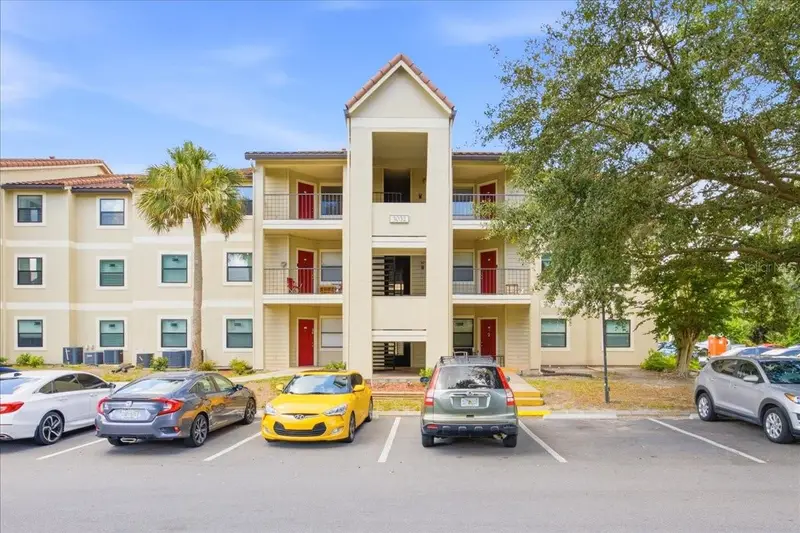 3032 Parkway Blvd #307, FL