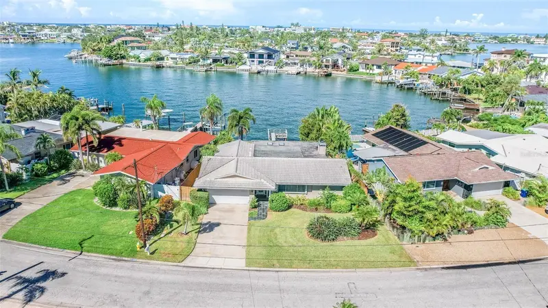 513 Harbor Dr N, FL