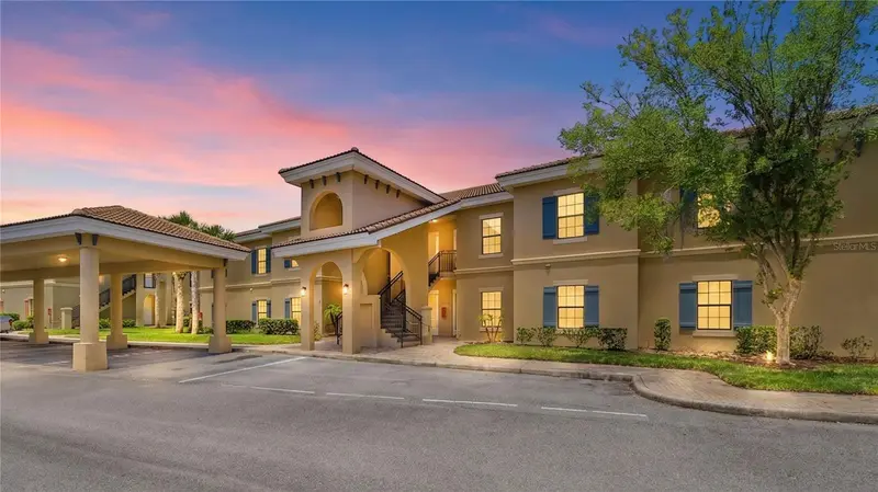305 Via Castilla #203, FL