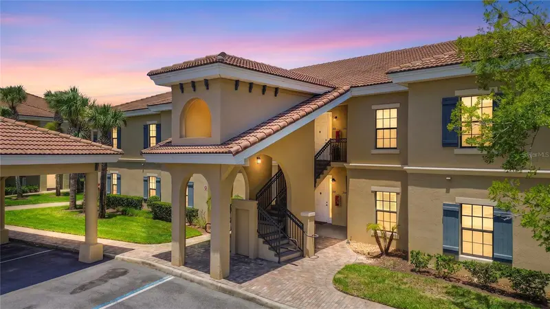 305 Via Castilla #203, FL