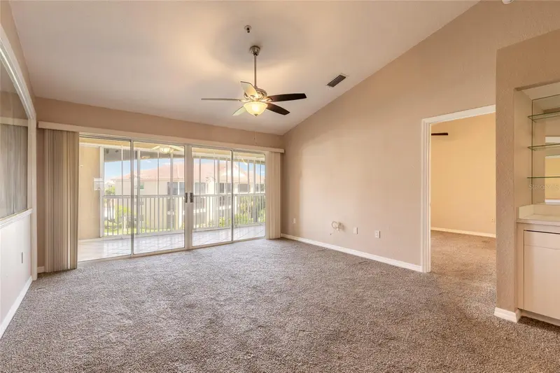 407 Bouchelle Dr #303, FL