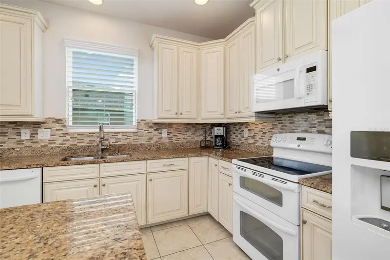 7726 111th Ter E, FL