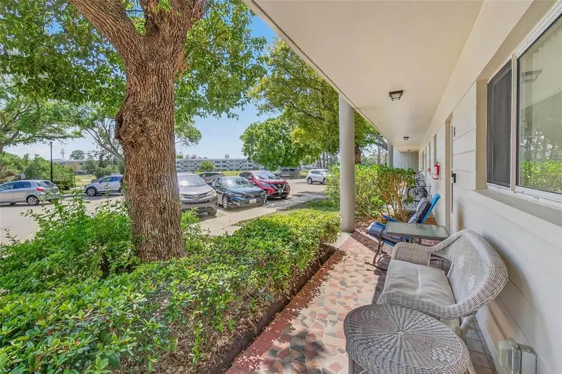 2440 World Parkway Blvd #6, FL