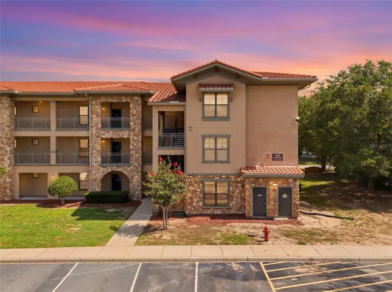 901 Charo Pkwy #717, FL