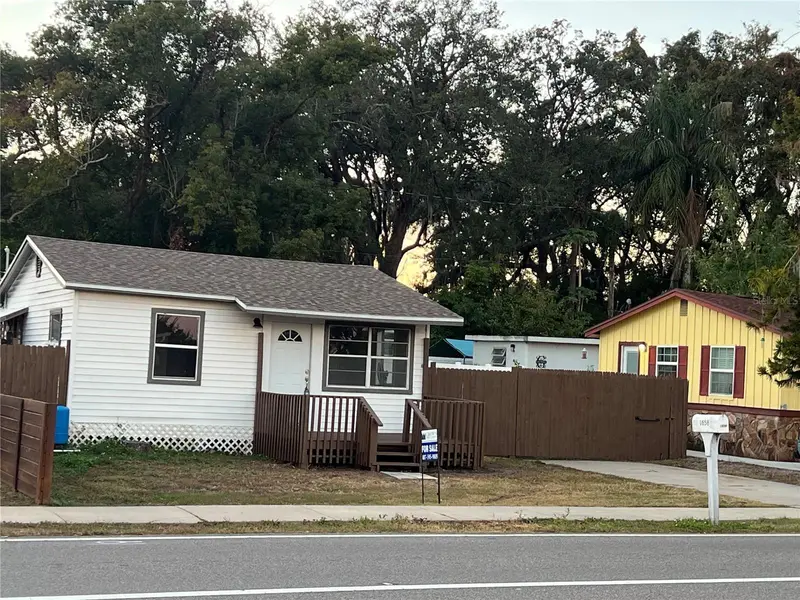1658 Hempel Ave, FL