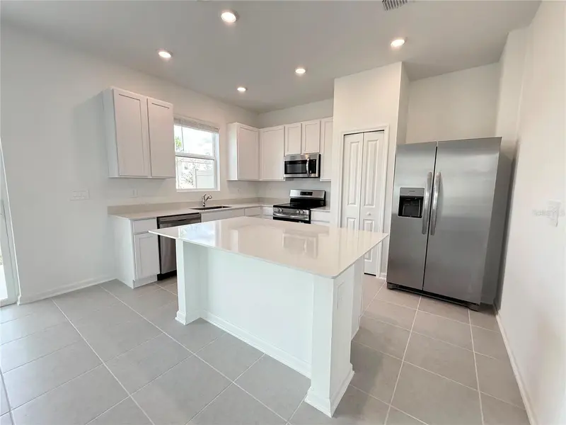 2747 Skyline Loop, FL