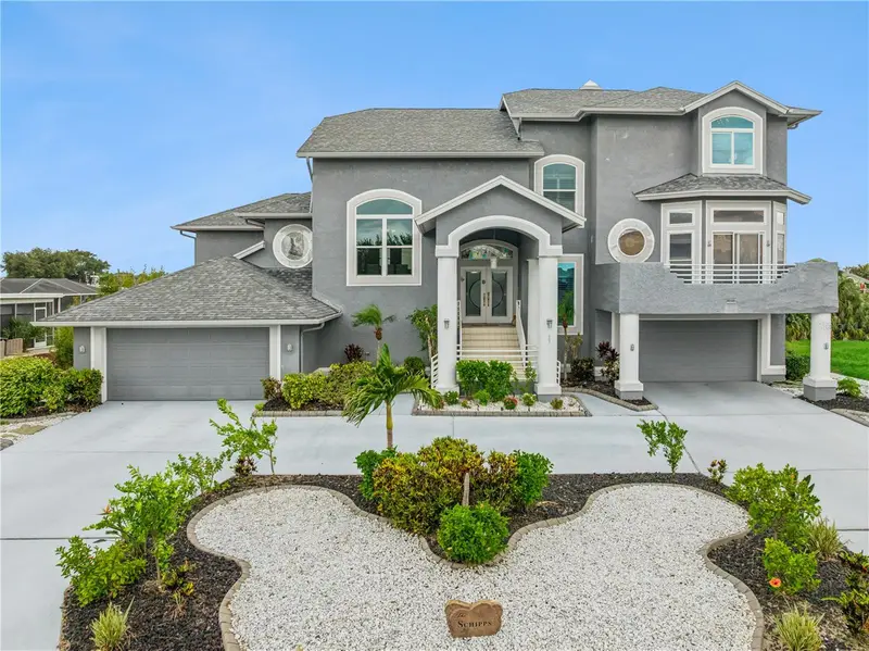 807 Chipaway Dr, FL