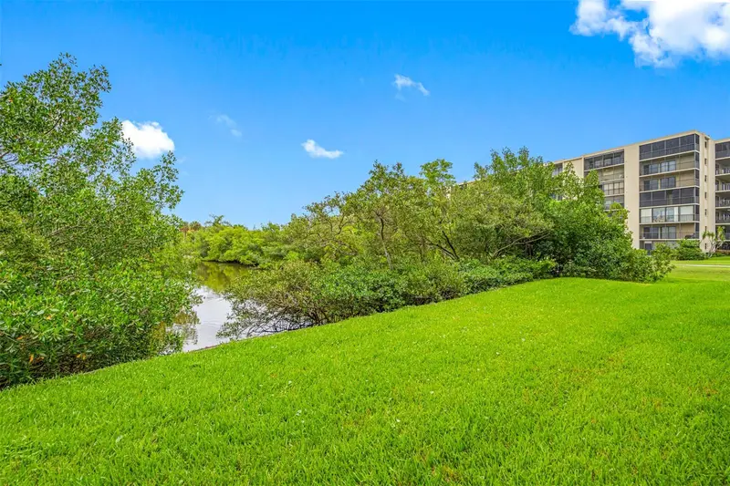 900 Cove Cay Dr #1f, FL