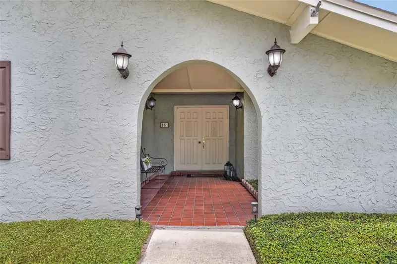 151 White Oak Cir, FL