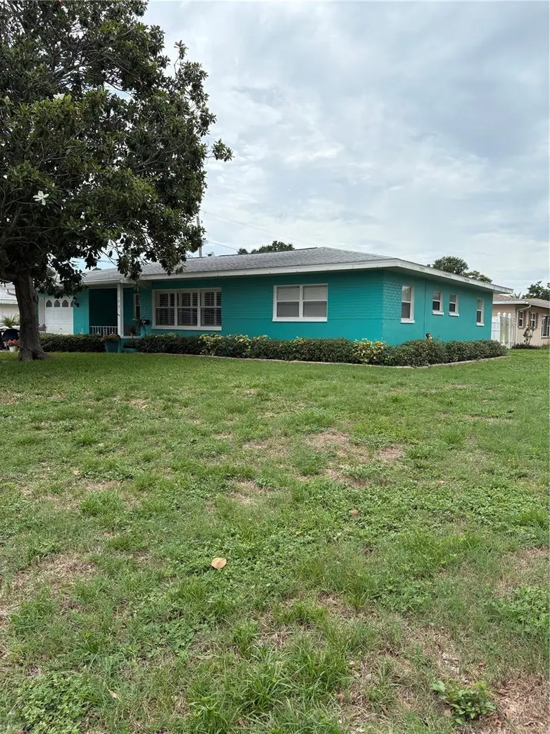 1790 Russell Dr N, FL