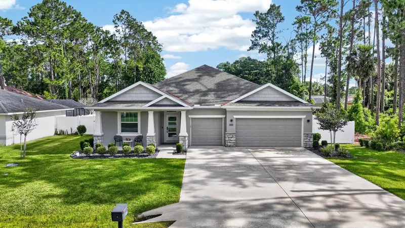 105 Eastwood Dr, FL
