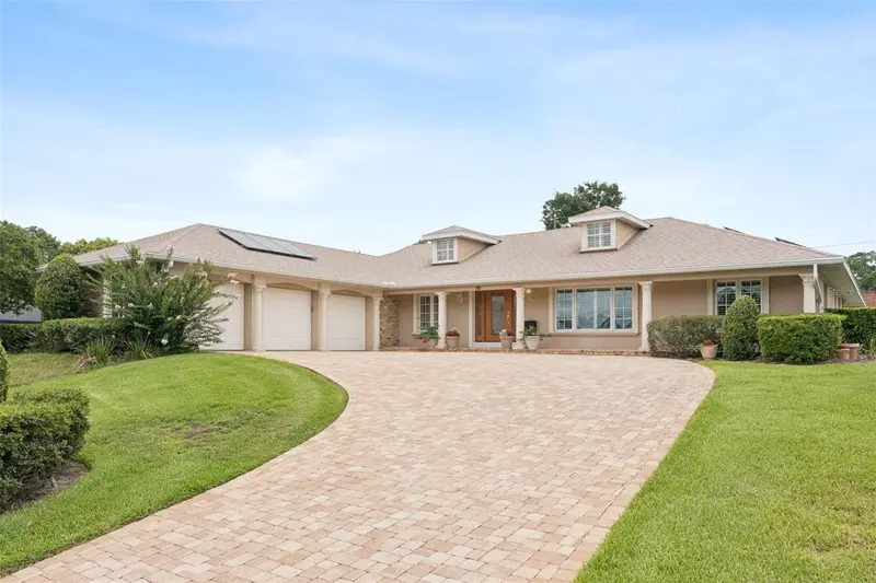 220 Rollingwood Trl, FL