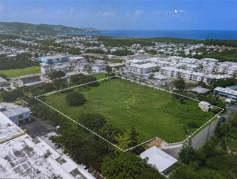 Veve Calzada J-17, PR