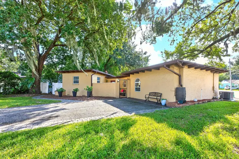 1835 Oak Ln, FL