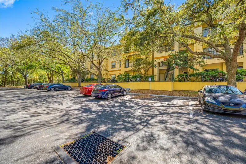 5612 Pinnacle Heights Cir #206, FL