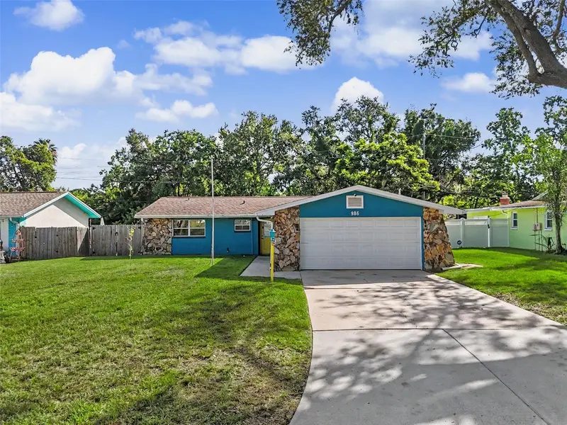 986 Lexington Dr, FL