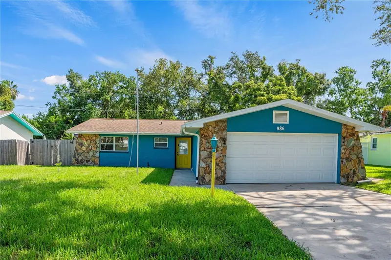 986 Lexington Dr, FL
