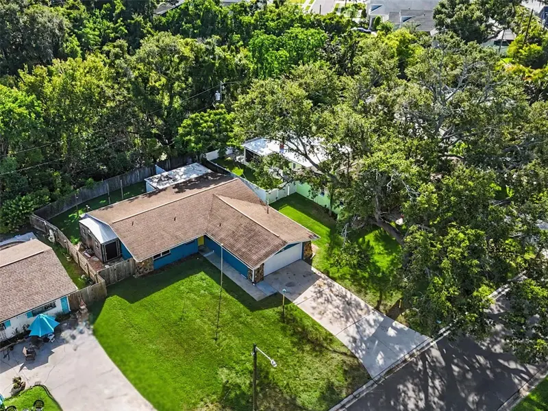 986 Lexington Dr, FL