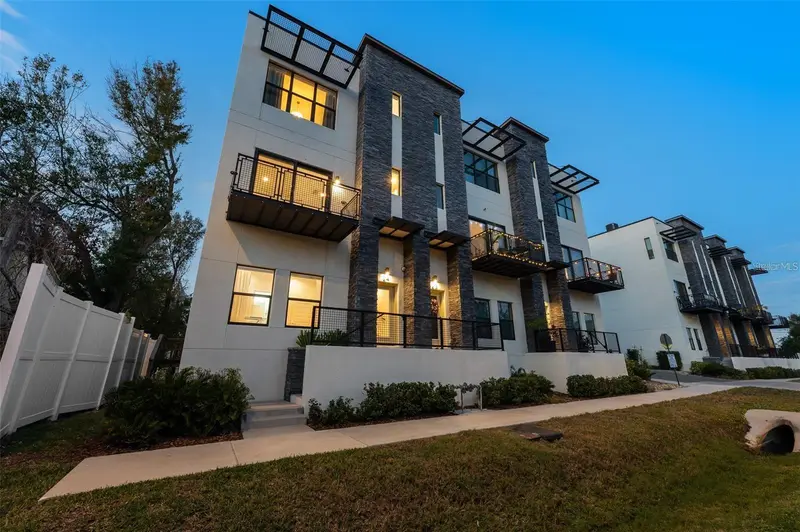 4810 W Mcelroy Ave #1, FL