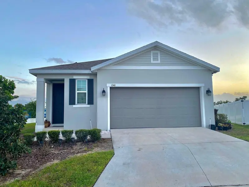1241 Forest Gate Cir, FL