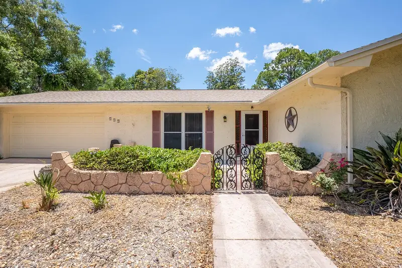 113 Farragut Dr, FL