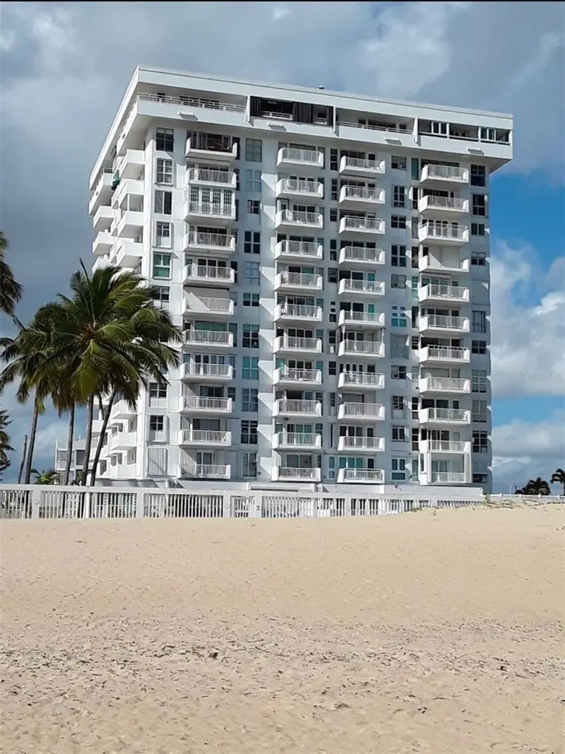Isla Verde Ave. Cond. El Girasol #303, PR