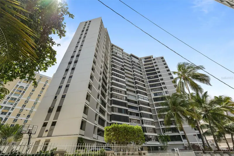 Calle Taft Cond. Playa Grande #9f, PR