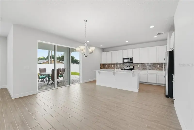 819 Lowood Ct, FL