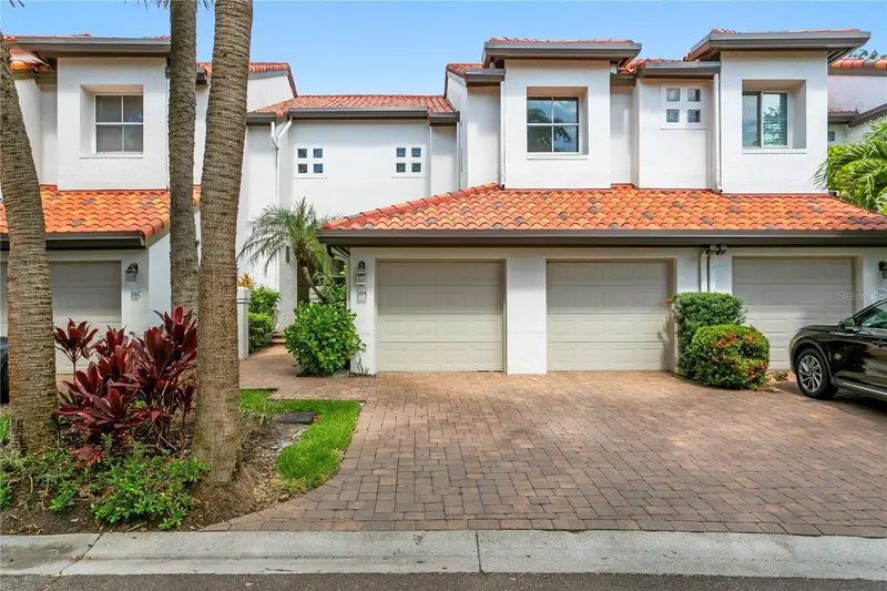 1114 Shipwatch Cir, FL