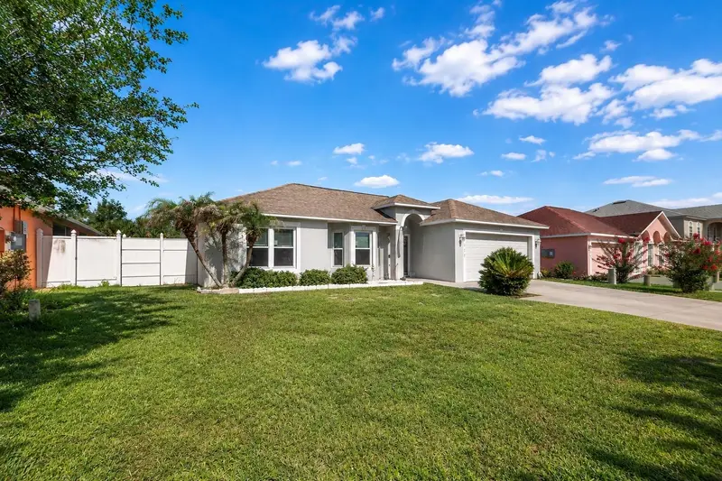 5872 Royal Hills Cir, FL