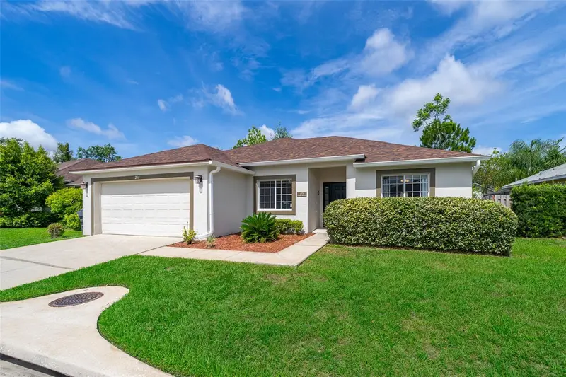 215 Paradise Woods Pl, FL