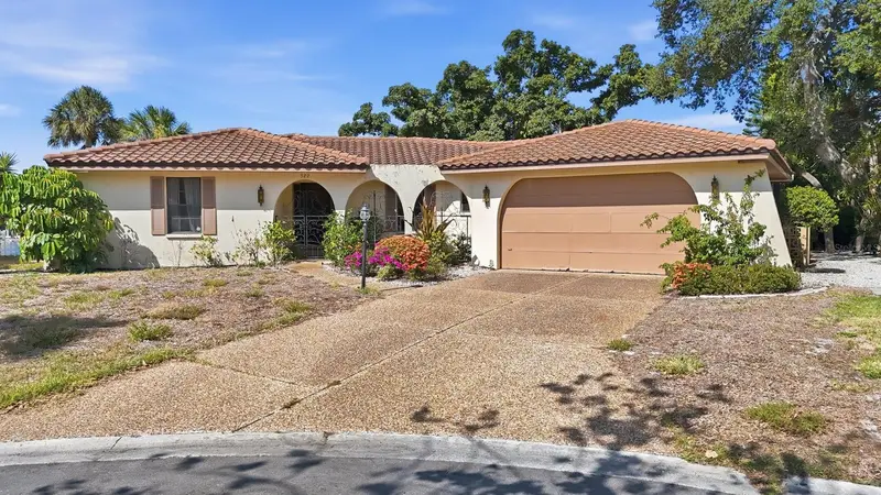 522 Commonwealth Ln, FL