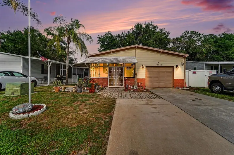 38030 Lawanda Loop, FL