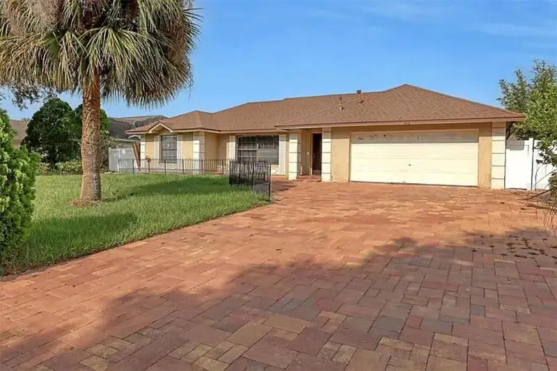1210 Robert Ridge Ct, FL