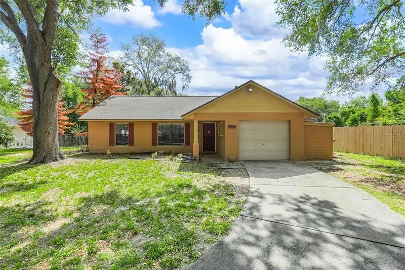 207 Howard Ct, FL