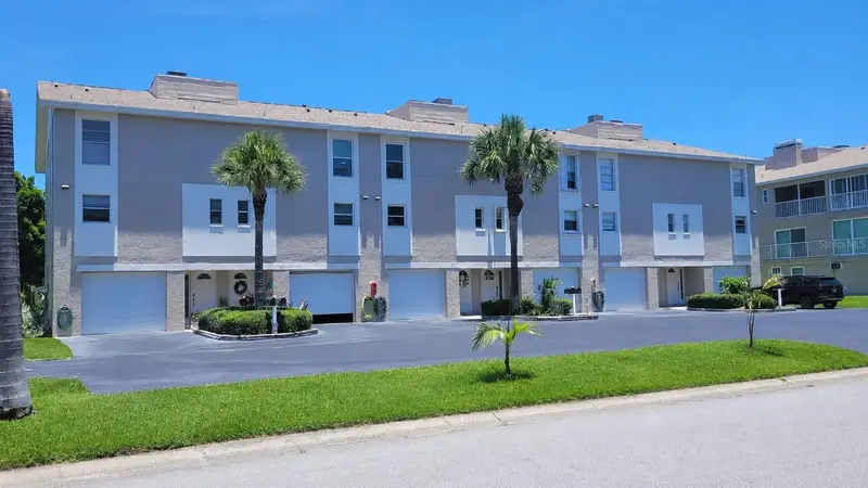 255 Capri Cir N #17, FL
