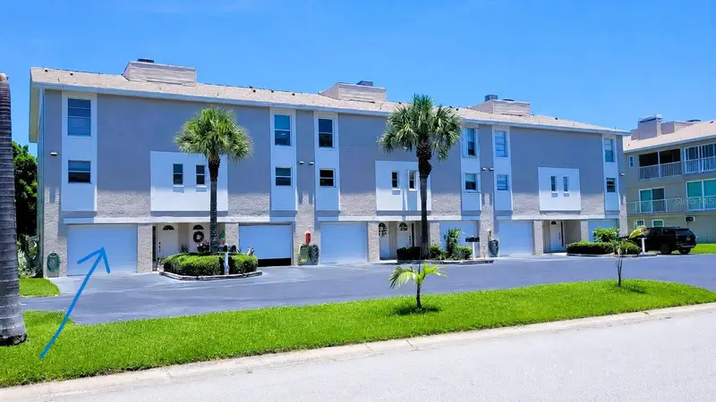 255 Capri Cir N #17, FL