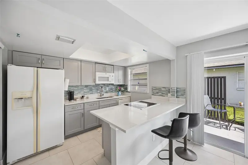 536 Hibiscus Way #7b, FL